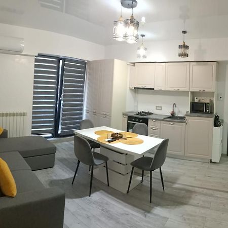 Eric Apartament ママイア エクステリア 写真