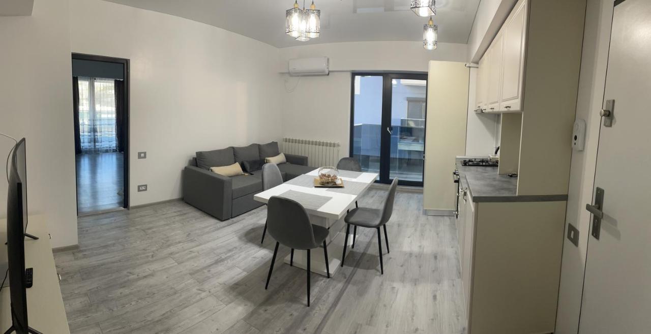 Eric Apartament ママイア エクステリア 写真