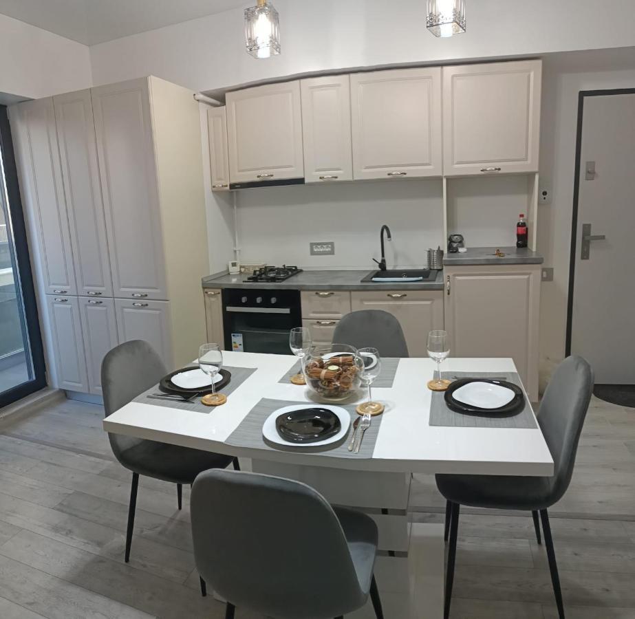 Eric Apartament ママイア エクステリア 写真
