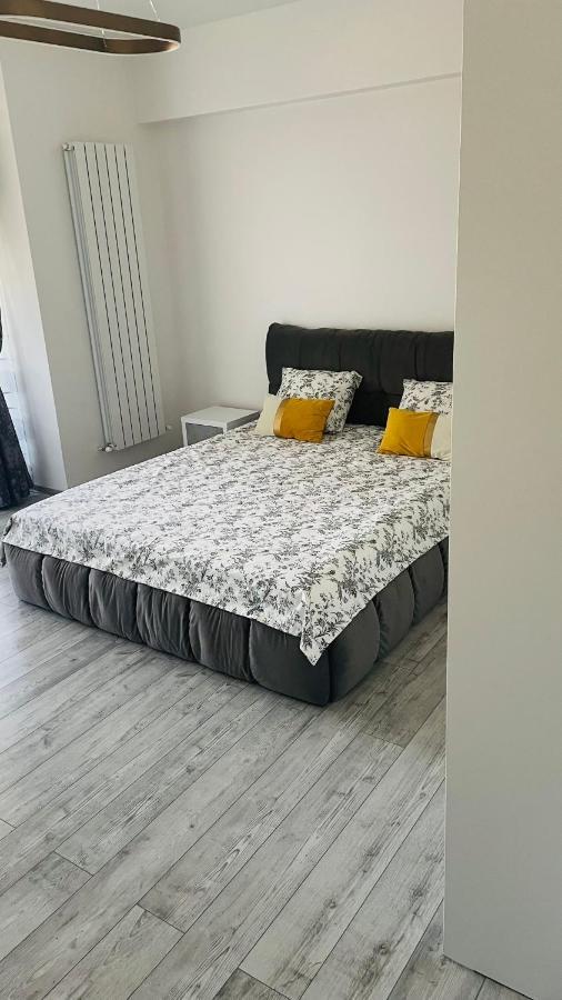 Eric Apartament ママイア エクステリア 写真